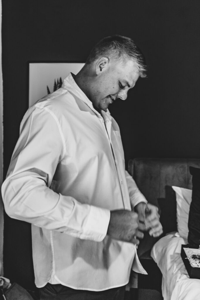 groom-preparation_otjiwarongo-namibia-otjiwarongo-wedding-photographer_mariette-du-toit-photography