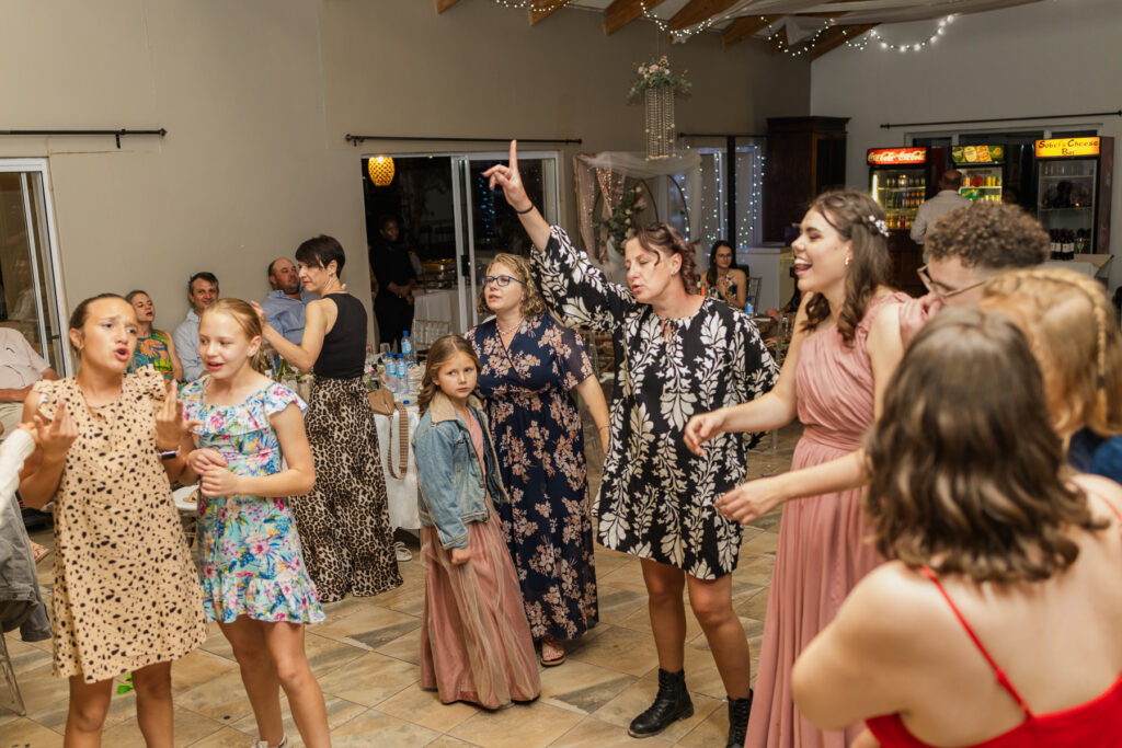 wedding-reception_out-of-africa-town-lodge_otjiwarongo-wedding-photographer_mariette-du-toit-photography