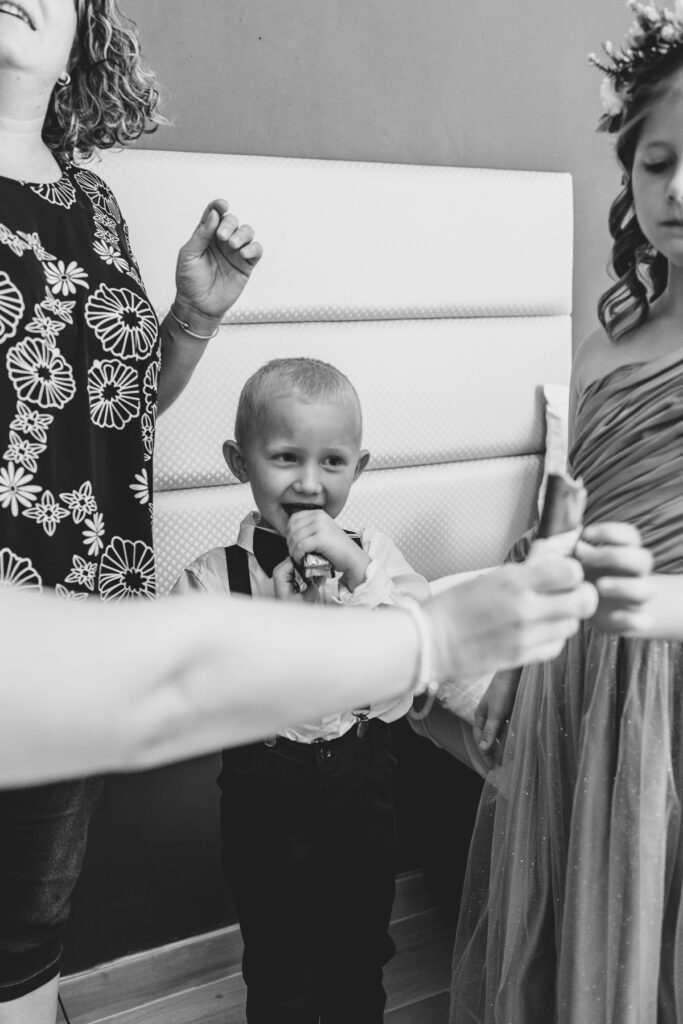 bridal-preparation_otjiwarongo-namibia-otjiwarongo-wedding-photographer_mariette-du-toit-photography